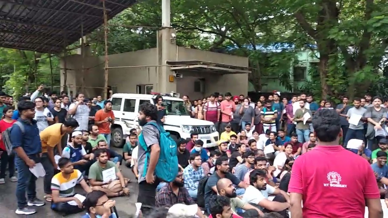 Fees hike protest in IIT Bombay 5