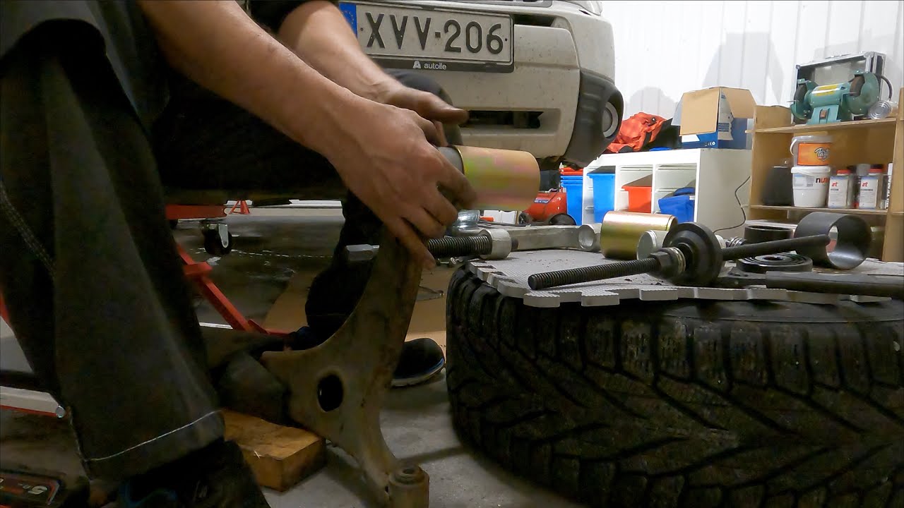 Lengőkar szilent csere Subaru Forester