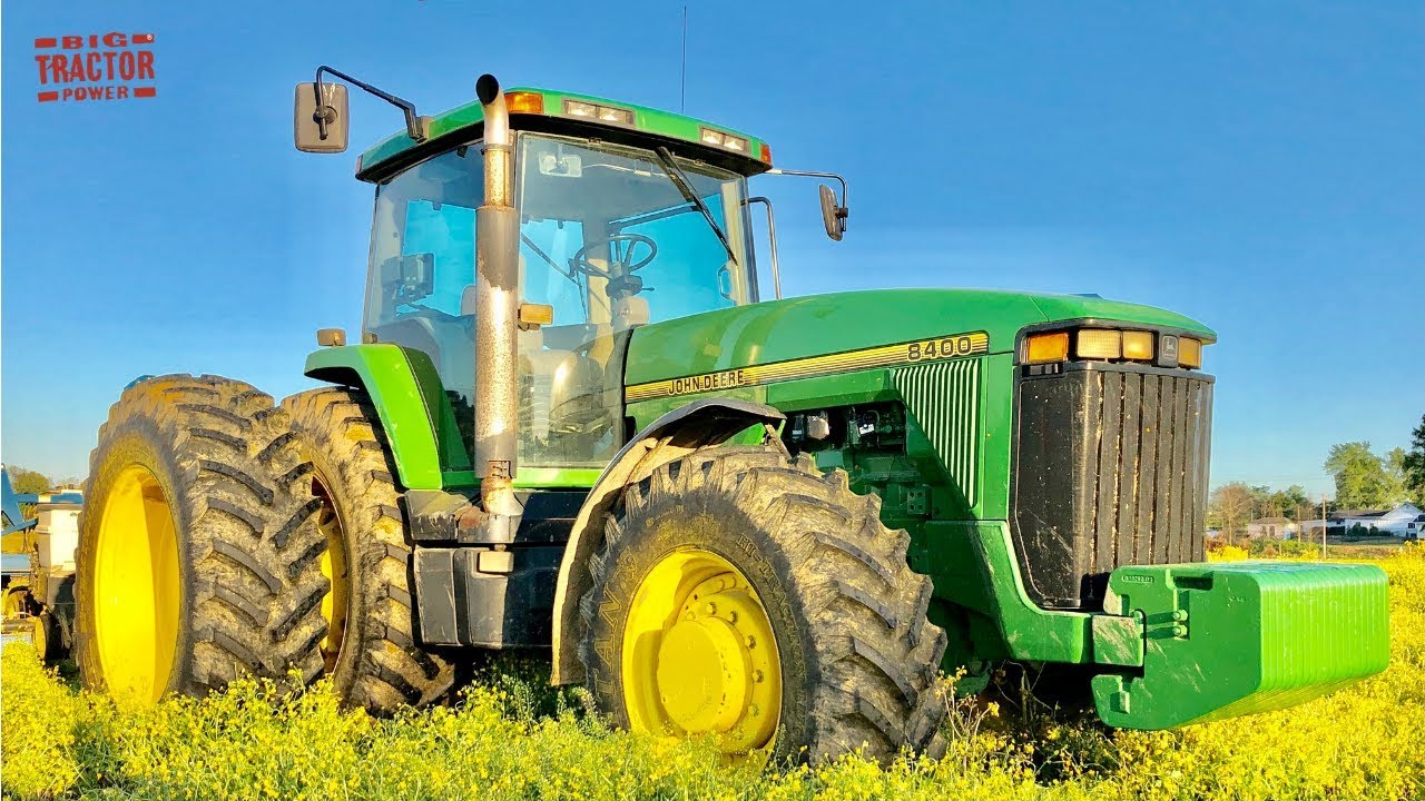 JOHN DEERE 8400 Tractor Planting Soybeans