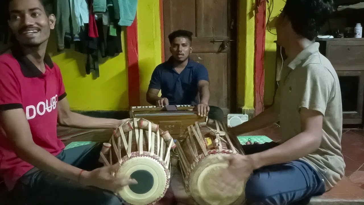 अबीर गुलाल .....अभंग बुवा - मुकुंद मेस्त्री पखवाज - गणेश मेस्त्री,रामचंद्र मेस्त्री.