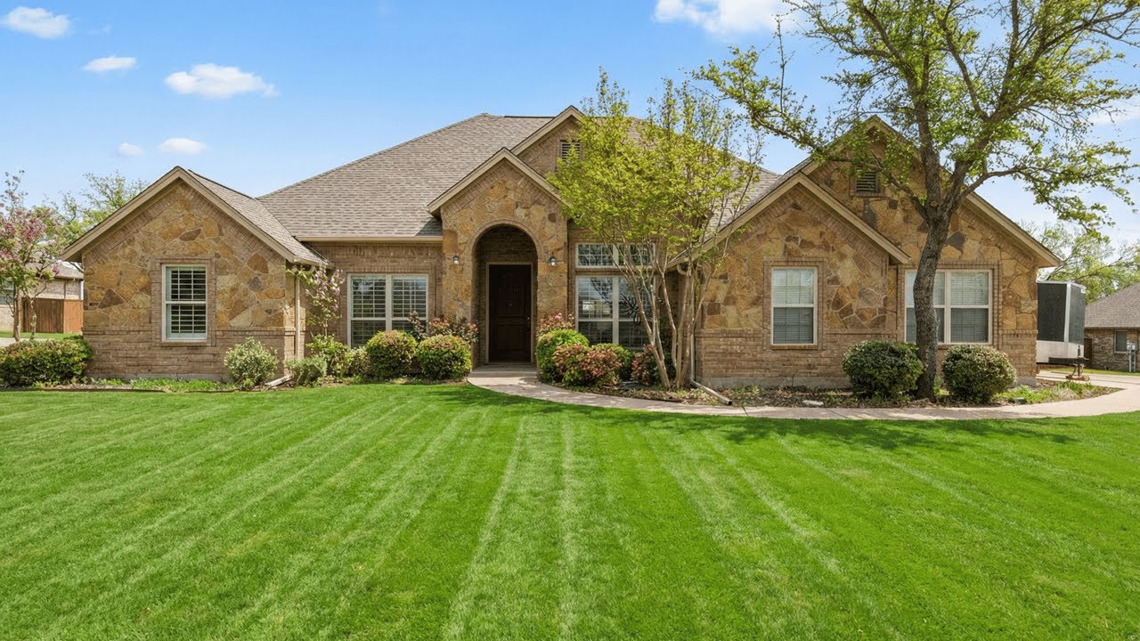 3223 Golden Oaks Cir, Granbury, TX