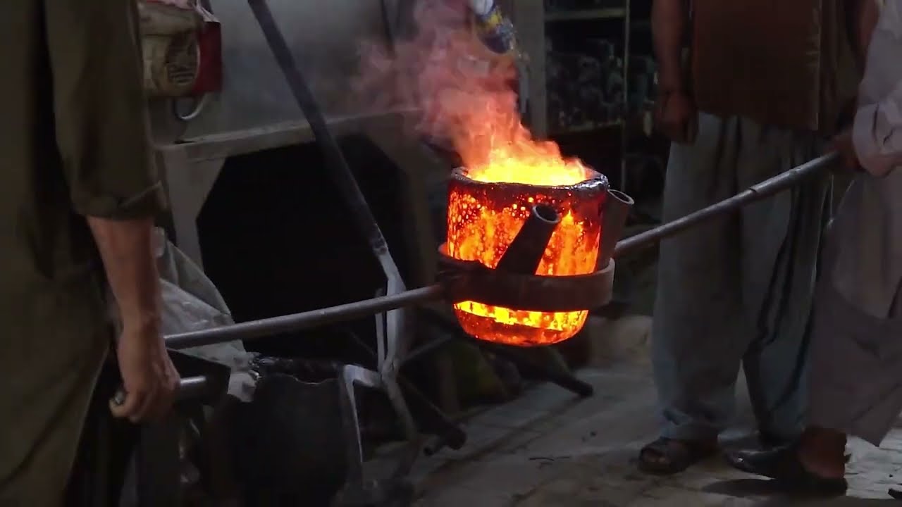 Skilled Workers At Low Cost Foundry #smelting #metalcasting