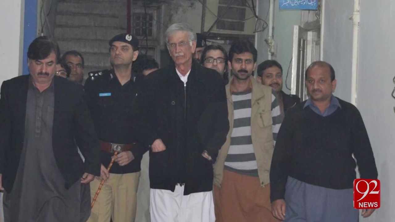 CM KPK Pervaiz Khatak take action on police  - 11-12-2016 - 92NewsHD