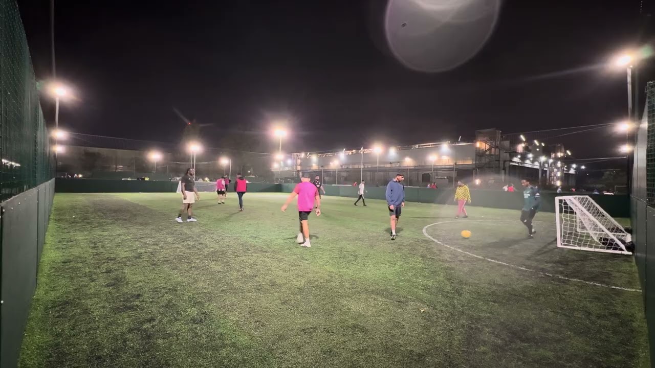 Barking part 1: Bibs win vs Non Bibs