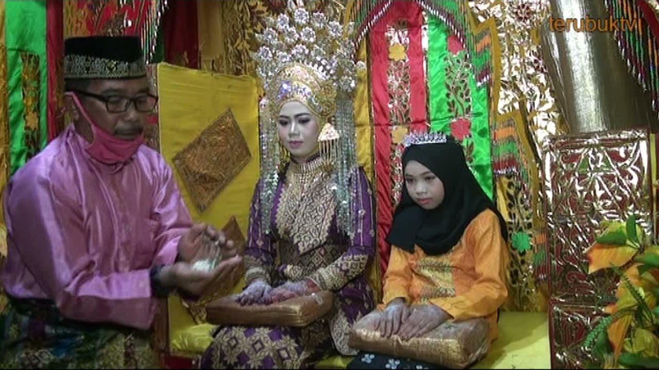 Budaya tepuk tepung tawar di Bengkalis Riau.....