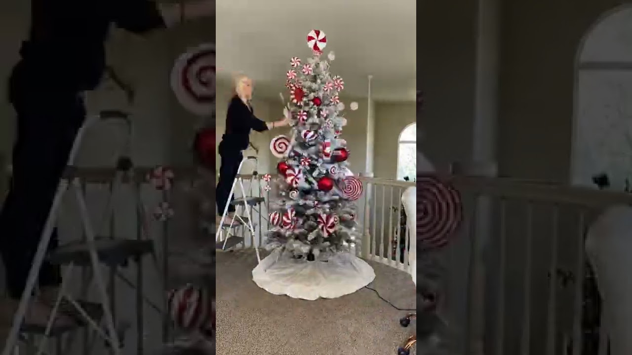 How I decorate my King of Christmas Flocked Peppermint Christmas Tree