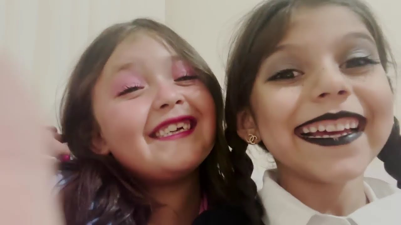 NOS TRANSFORMAMOS NA WANDINHA E NA ENID !!!