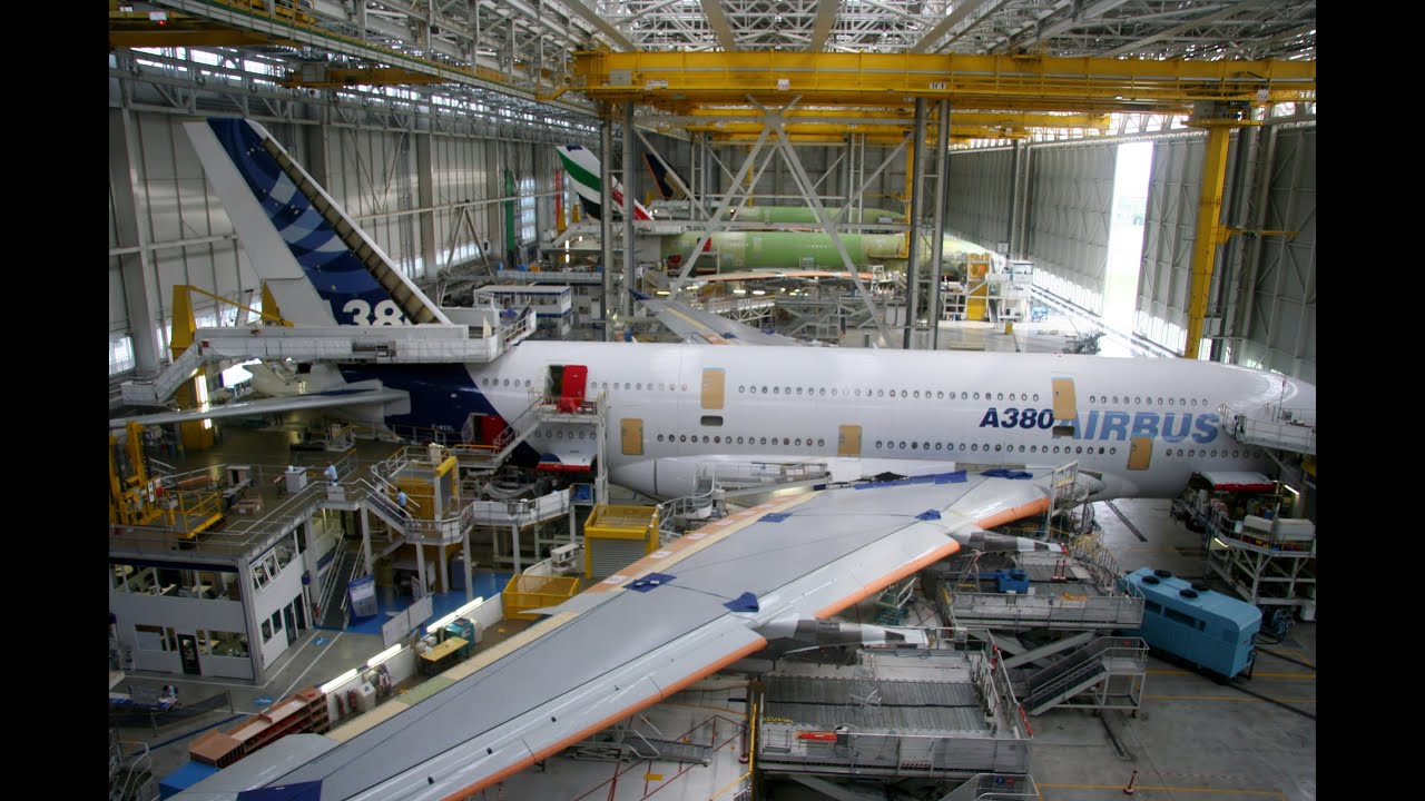 Мегазаводы. Airbus A380 (Аэробус А380). Самый большой пассажирский самолёт.