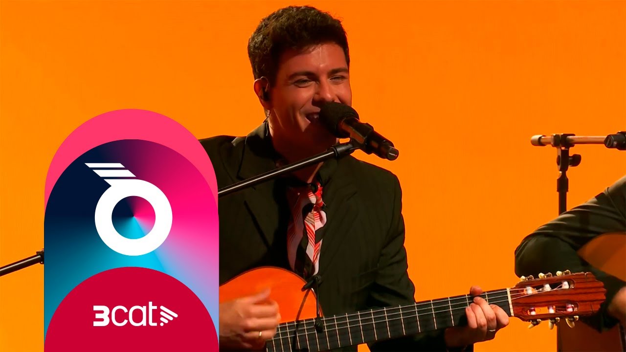 ALFRED GARCÍA canta 