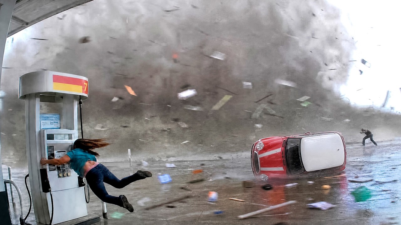 75 Shocking Natural Disasters Caught on Camera