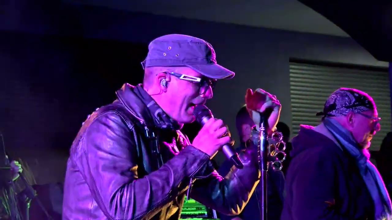 Luned&igrave;... con Andrea Braido - RossiMania Vasco Rossi Tribute Band 16 10 2021