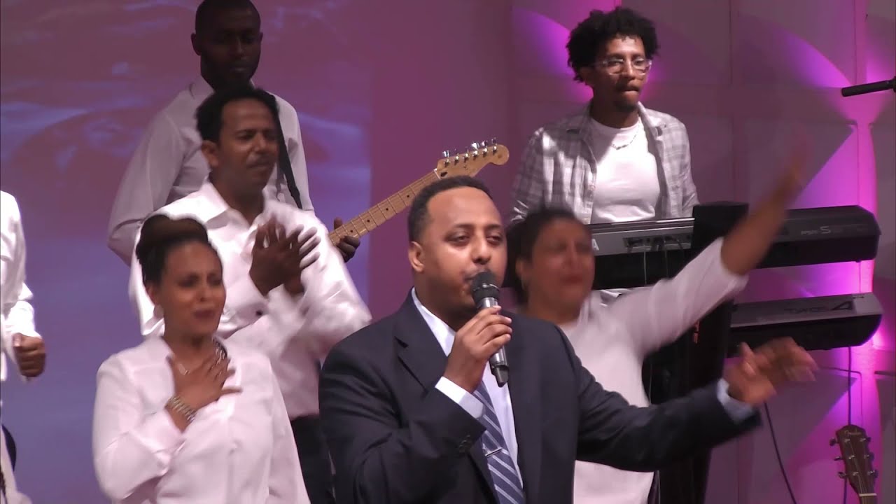 ናይ በይነይ ኢኻ የሱስ - Robel Ghirmay with Choir