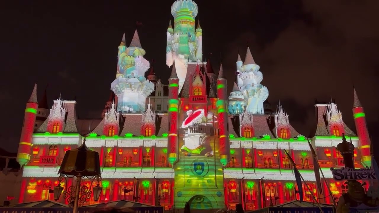 Dreamworks Animation Holiday Spectacular projection map show at Universal Studios Singapore