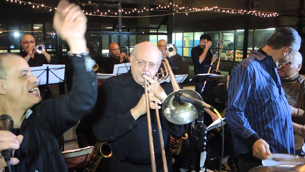 Mambo Legends Orchestra con Frankie Figueroa - Babarabatiri