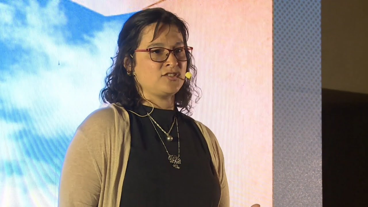Estamos en movimiento | Vicky Vasquez | TEDxRioCeballos