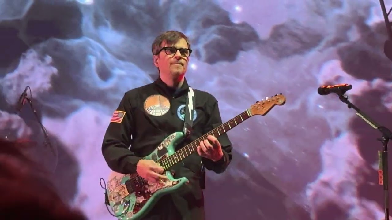Weezer - 10 Perfect Situation / Run, Raven, Run / Getchoo - TD Garden Boston MA September 10th 2024