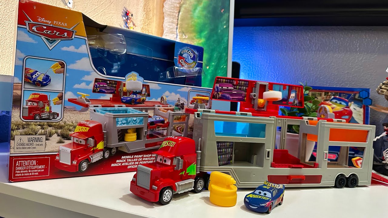 Мобильная покрасочная мастерская Disney Pixar Cars Mack Hauler 2024 Color Changers — просто модны...