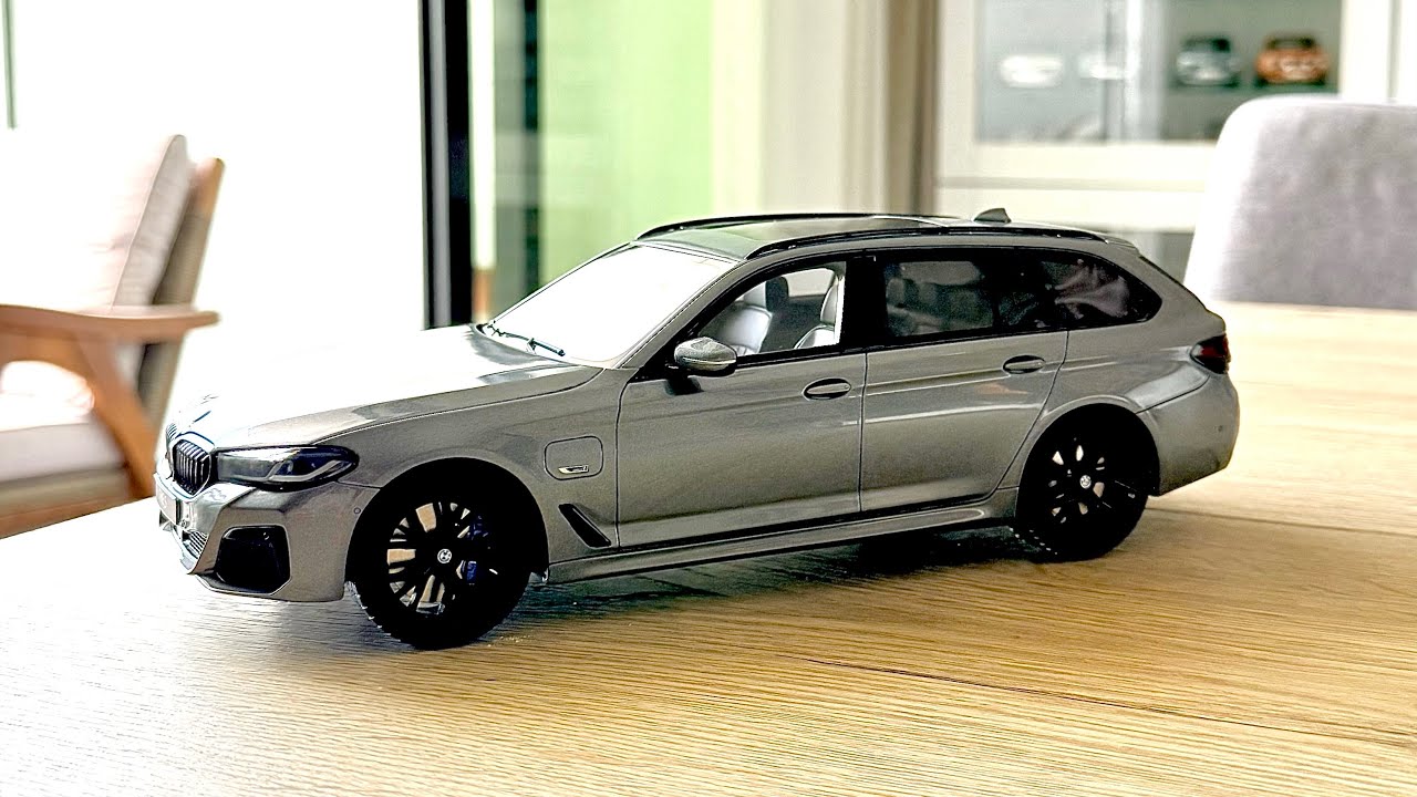 Unboxing BMW 530 M sport Touring by GT Spirit and adding a panel line detail