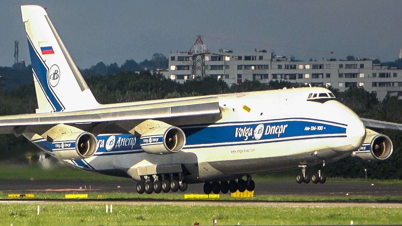 ILYUSHIN IL76 + ANTONOV AN124 LANDING - 25 HEAVY TAKEOFFS & LANDINGS at Düsseldorf(4K)