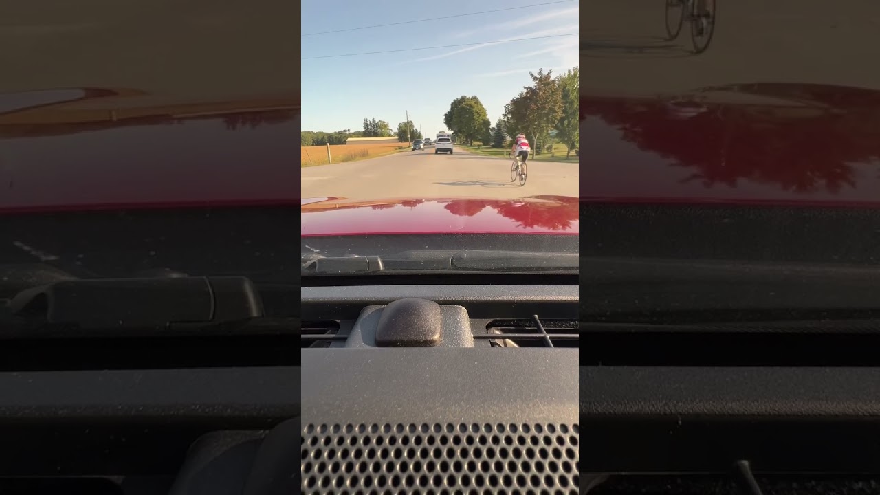 London Area Bad Drivers - Honda CRV Pilot passes me like I&rsquo;m standing still + cyclist on unsafe road