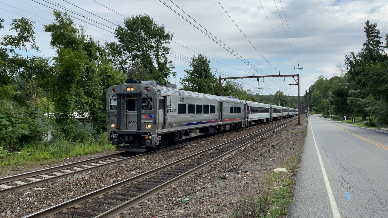 NJ Transit Comet V Cab Car 6000 Leads Morristown Line Train 6639 Through Mount Tabor (9/3/20)