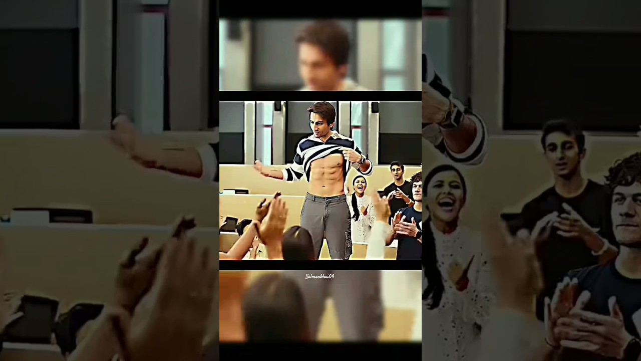 Ibrahim Ali Khan show body and girl see sixpack ,,#shortfeed #viral #shorts #youtuber #shortsviral