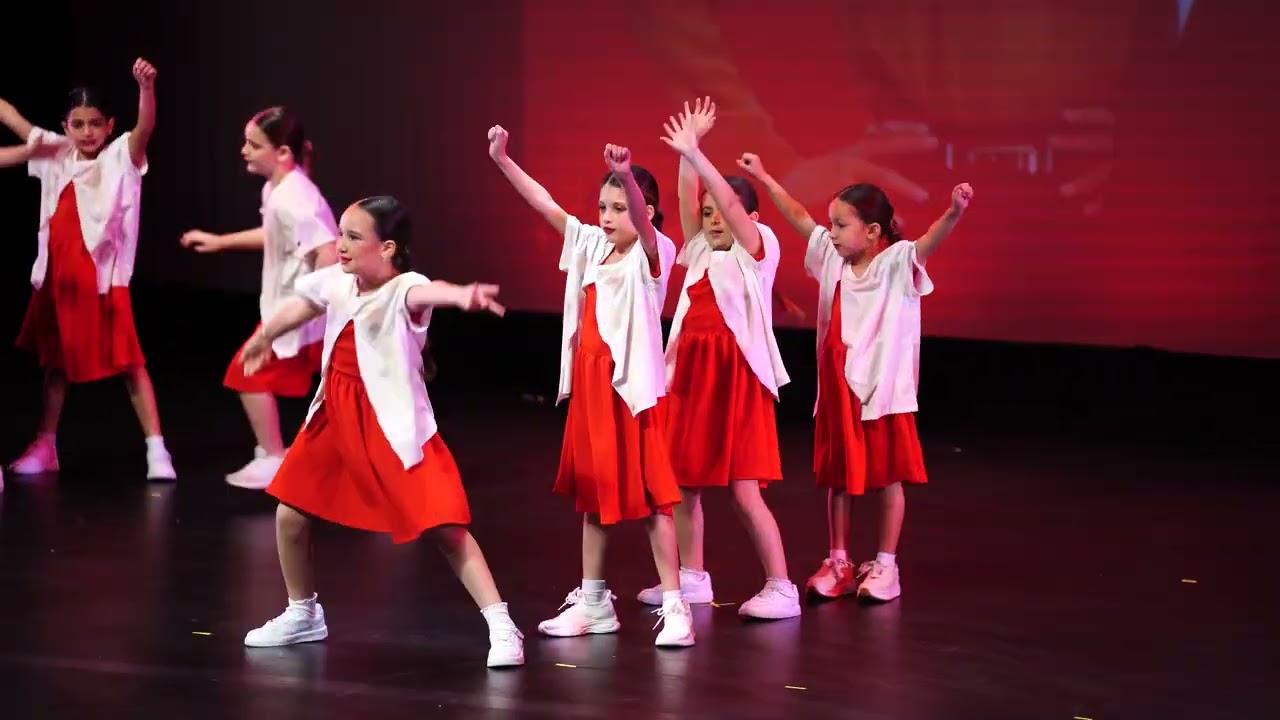 ANNIE DANCE  