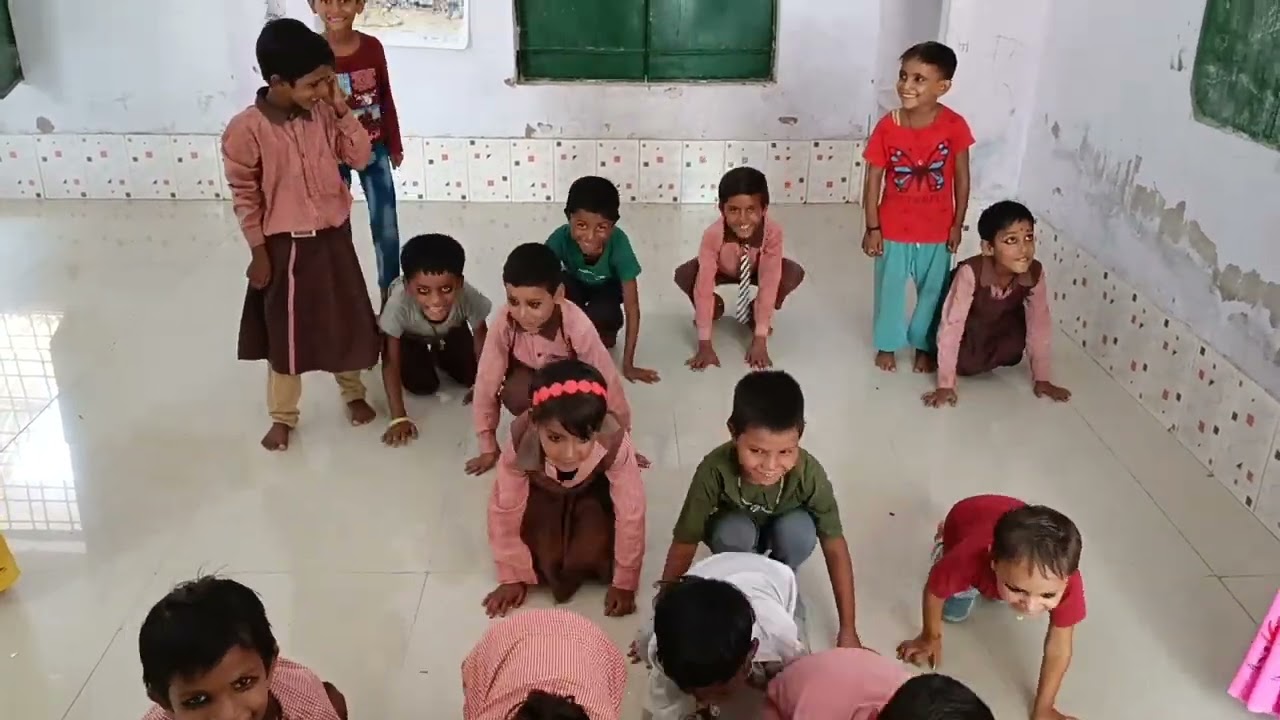 #Balvatikagatividhi Teacher Teacher kiski chal 😀 #Activity
