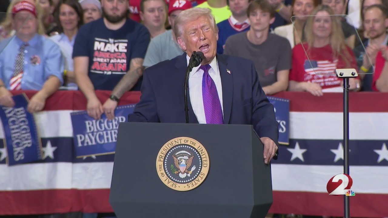 Президент Трамп выступает в Северном Кентукки.