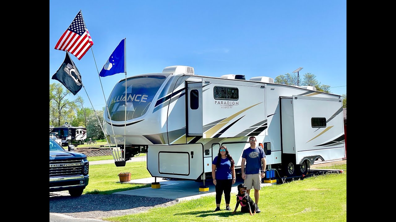Traveling Couple Seeks New Adventures In Their RV / Venturesome Couple