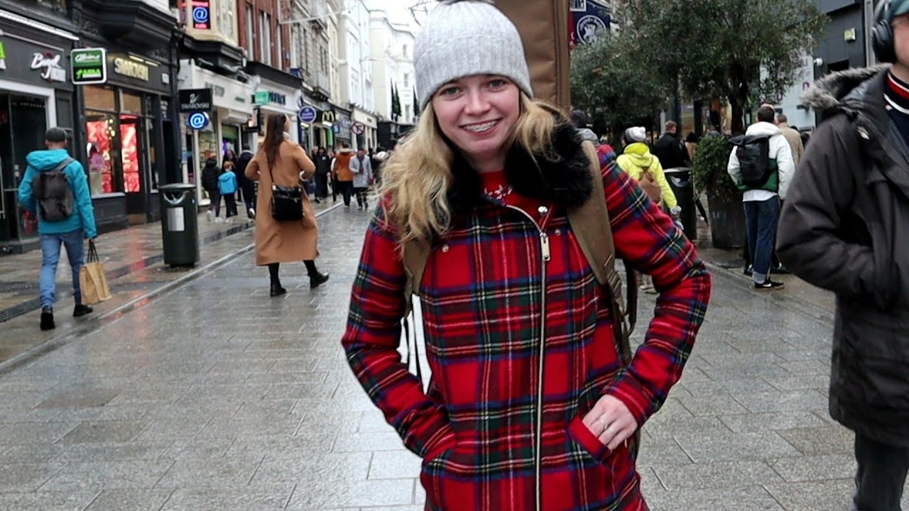 A Christmas eve walk up Grafton Street with the hugely talented Zoe Clarke....