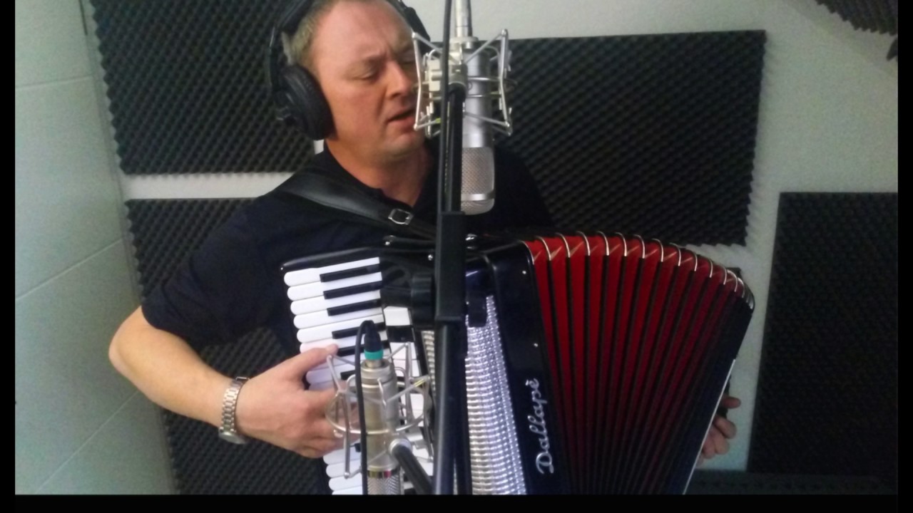 Voljela je mene lažno