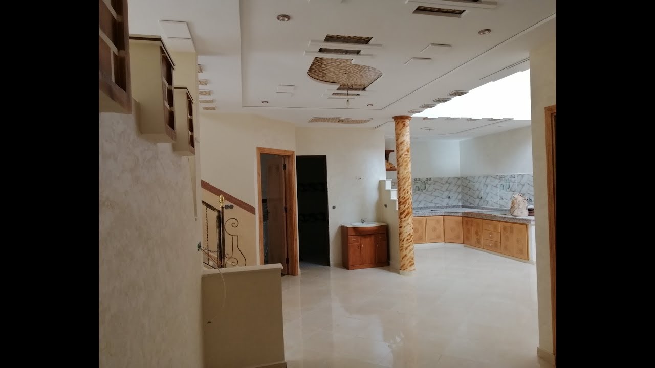 Maison moderne à vendre à oujda hay lazaret منزل عصري للبيع في وجدة حي لازاري 0642213034