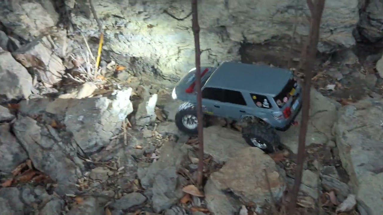 Having some fun at one of my favorite spots #customrc #rccrawler #rcfun 