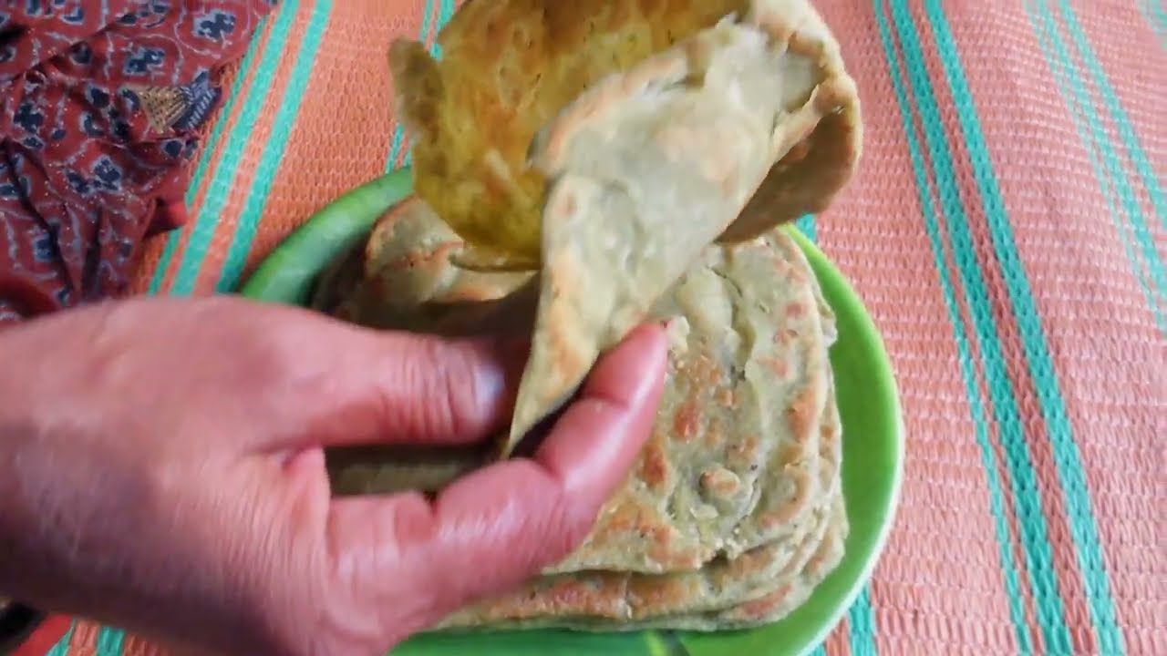 কড়াইশুঁটির কচুরি নয়,পরোটা বানিয়ে দেখুন ভাবতেই পারবেন না এত স্বাদ|porota recipe