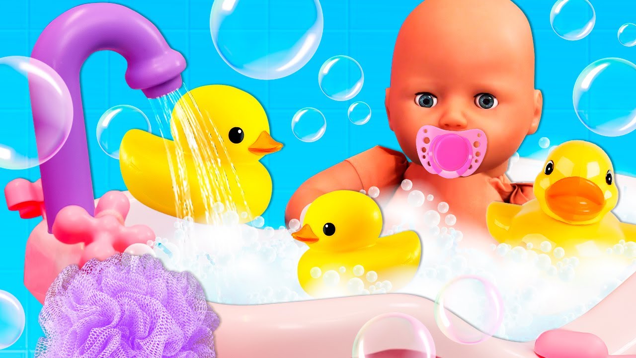 Baby Annabell -nukke vaihtaa vaatteita - Nuken iltarutiini ja tuttipullo