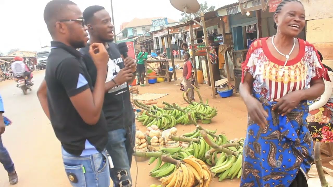 FARA FARA AU GRAND MARCHE DE KINZAU MVUETE
