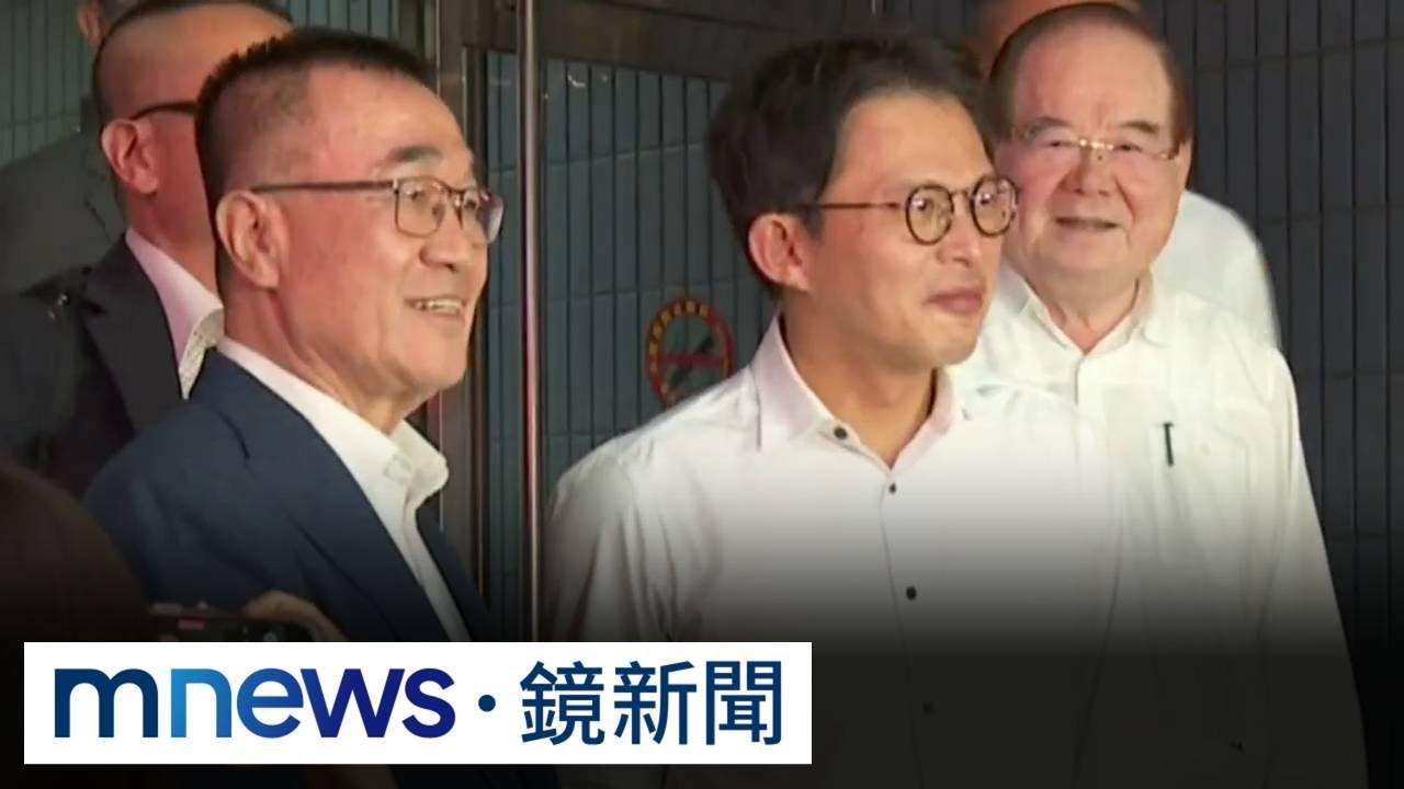黃國昌握手李四川！　民眾當面嗆聲「有本事就選到底啊」｜#鏡新聞