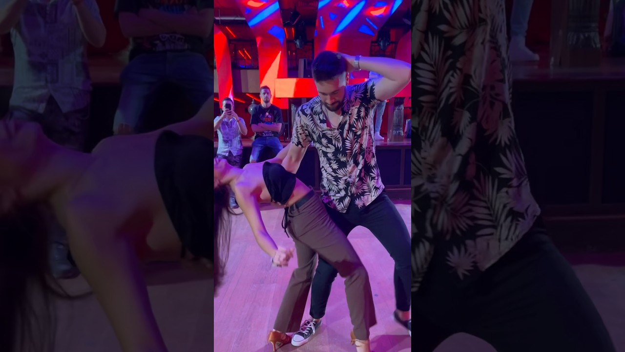 🔥 As&iacute; es la vida 🔥[ Enrique Iglesias, Mar&iacute;a Becerra ] Anita y Varea BACHATA