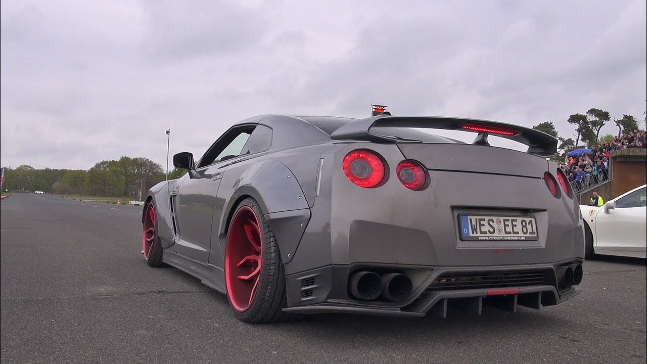 Nissan GT-R R35 w/ Straight Pipes Exhaust System!