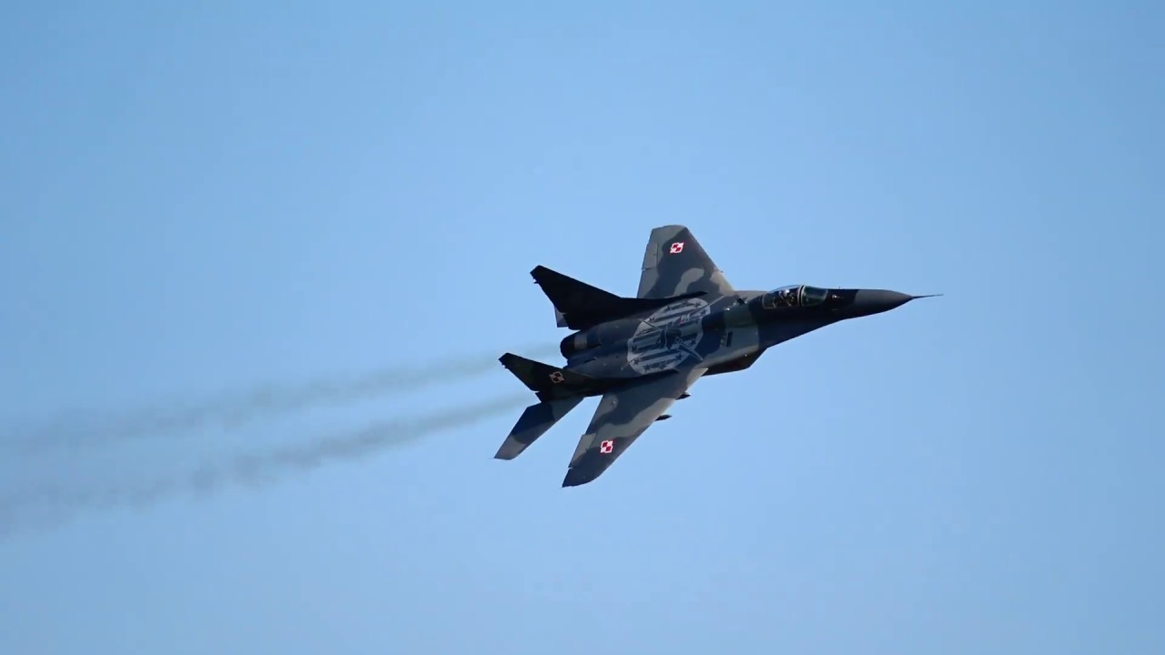 MiG-29 & XA-42 (Stolarek & Kielak) - Air Show Radom 2017