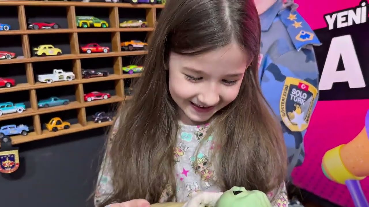 İSİMLİ GÖKÇEN ŞARKISI 6 Yaşındaki Patron Kız! 👑 Evimizin Patronu Gökçen Şarkısı(Resmi Klip)