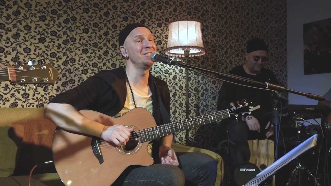 Geltonos Sofos Klubas | Den Rivers - NEW 2023 11 12