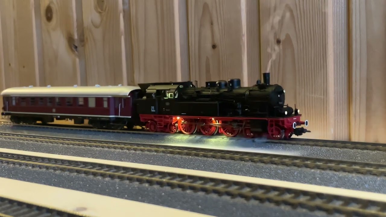 ESU Lokparade mit E03, V200 und der brandneuen pr. T18, BR 78
