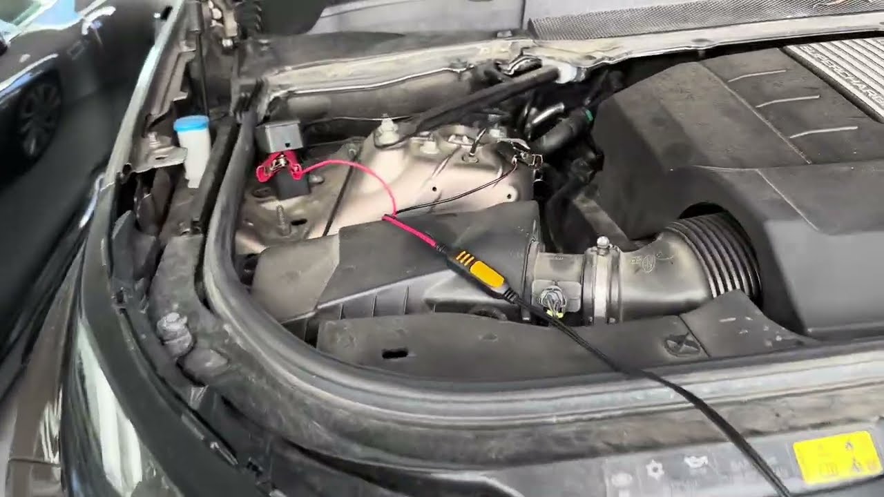 How to Trickle Charge Battery on Land Rover Discovery 5 - the Easy Way