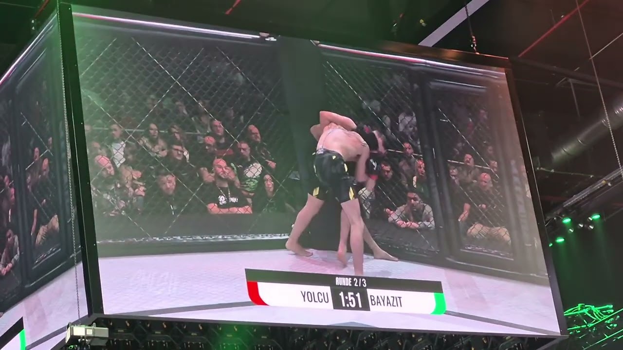Tamay Bayazit gegen Enes Yolcu. MMA FIGHT. 