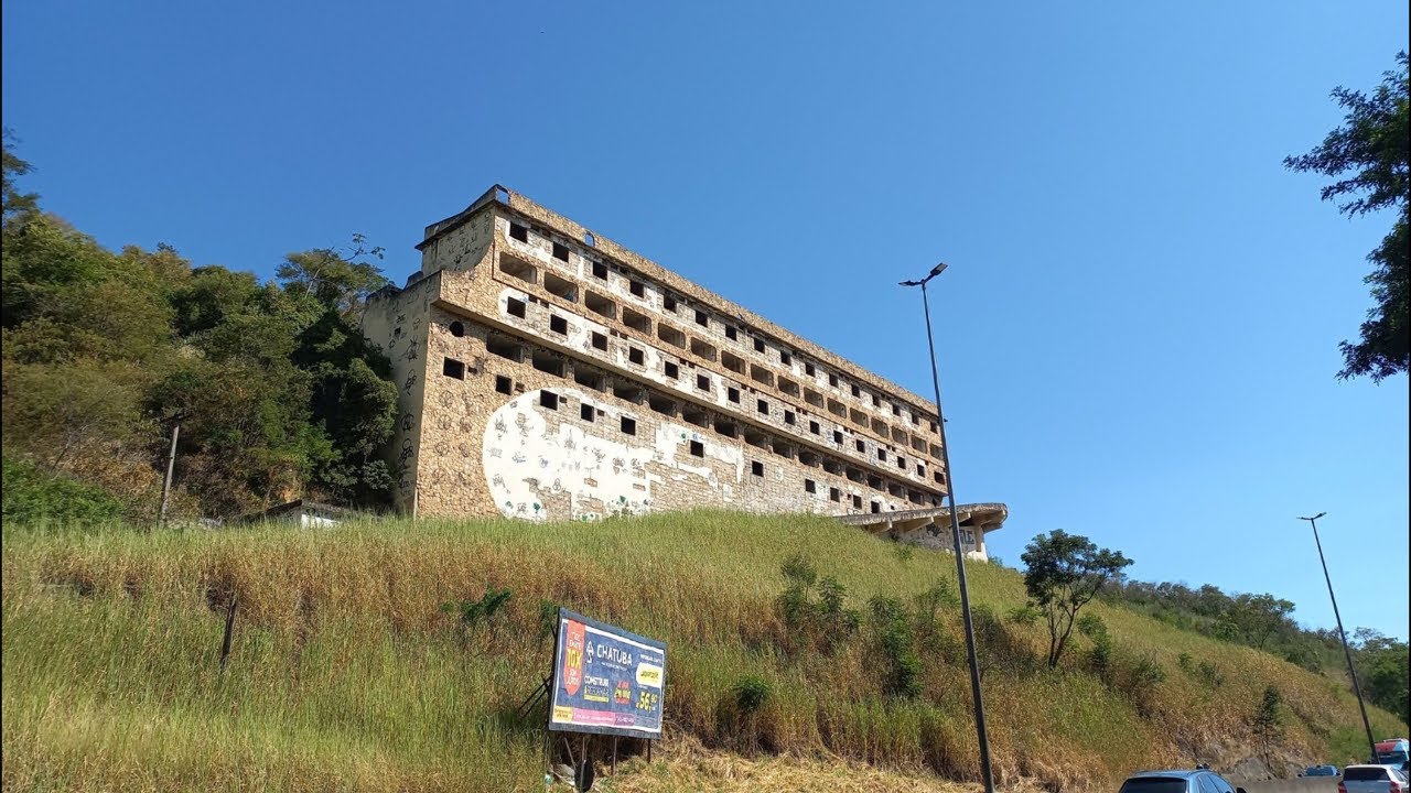 Exploração do hotel abandonado de tribobo