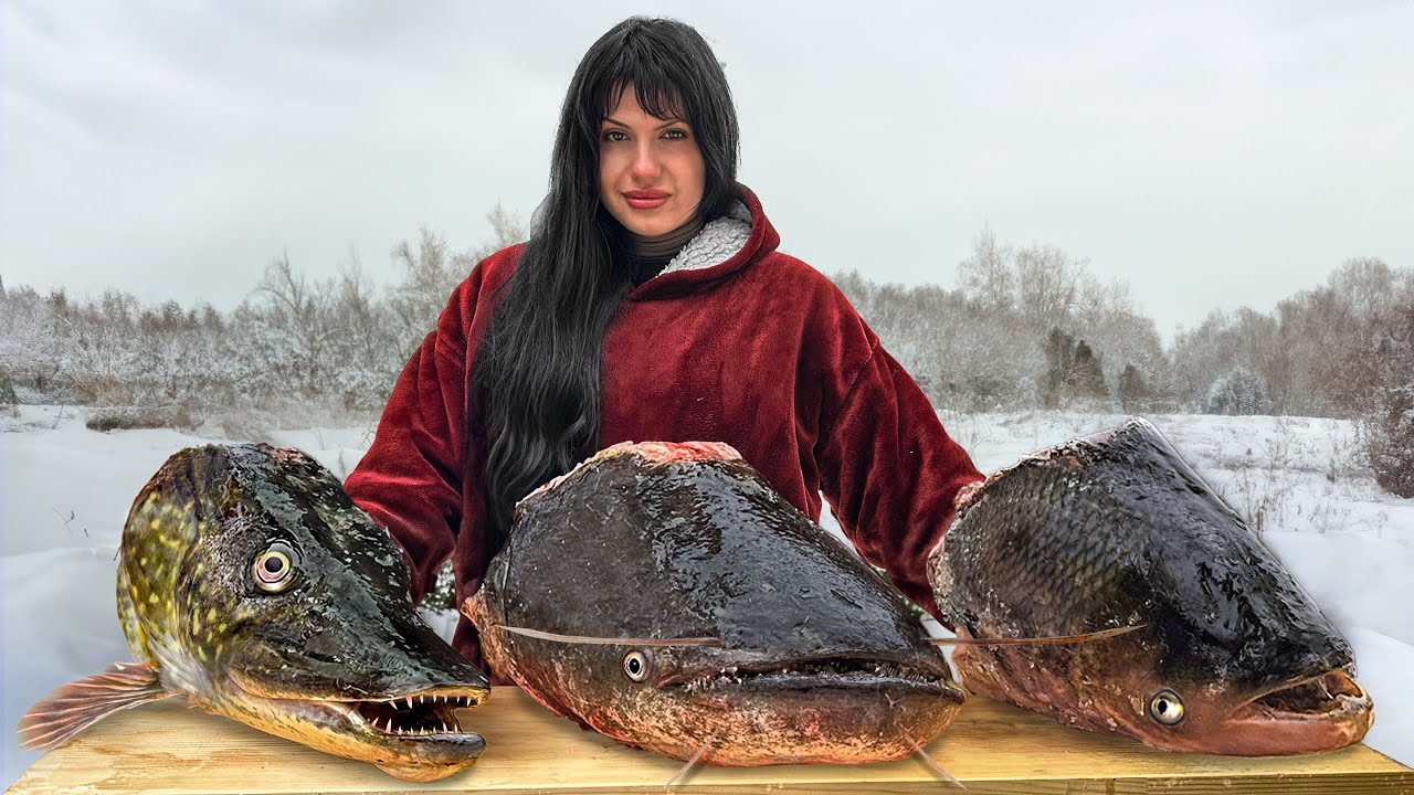 Ukrainian Beauty from the Old Village Cooks Soup from Huge Fish Heads! Lunch in the Winter Forest