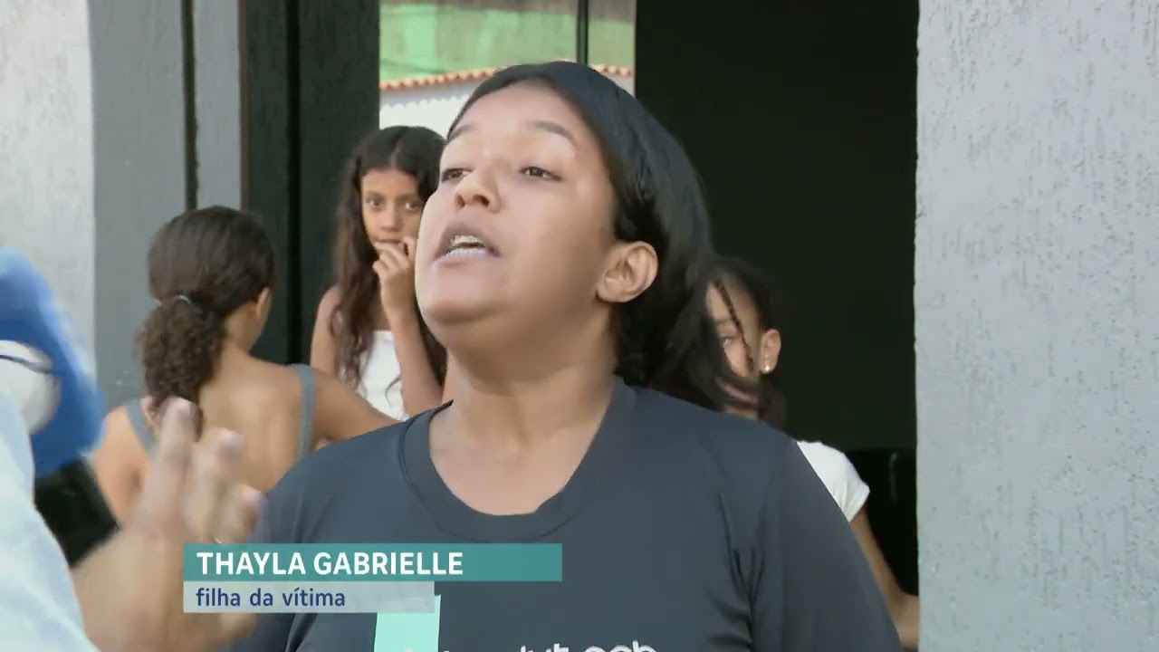 Corpo de mulher atropelada por ônibus em BH é enterrado e família pede justiça