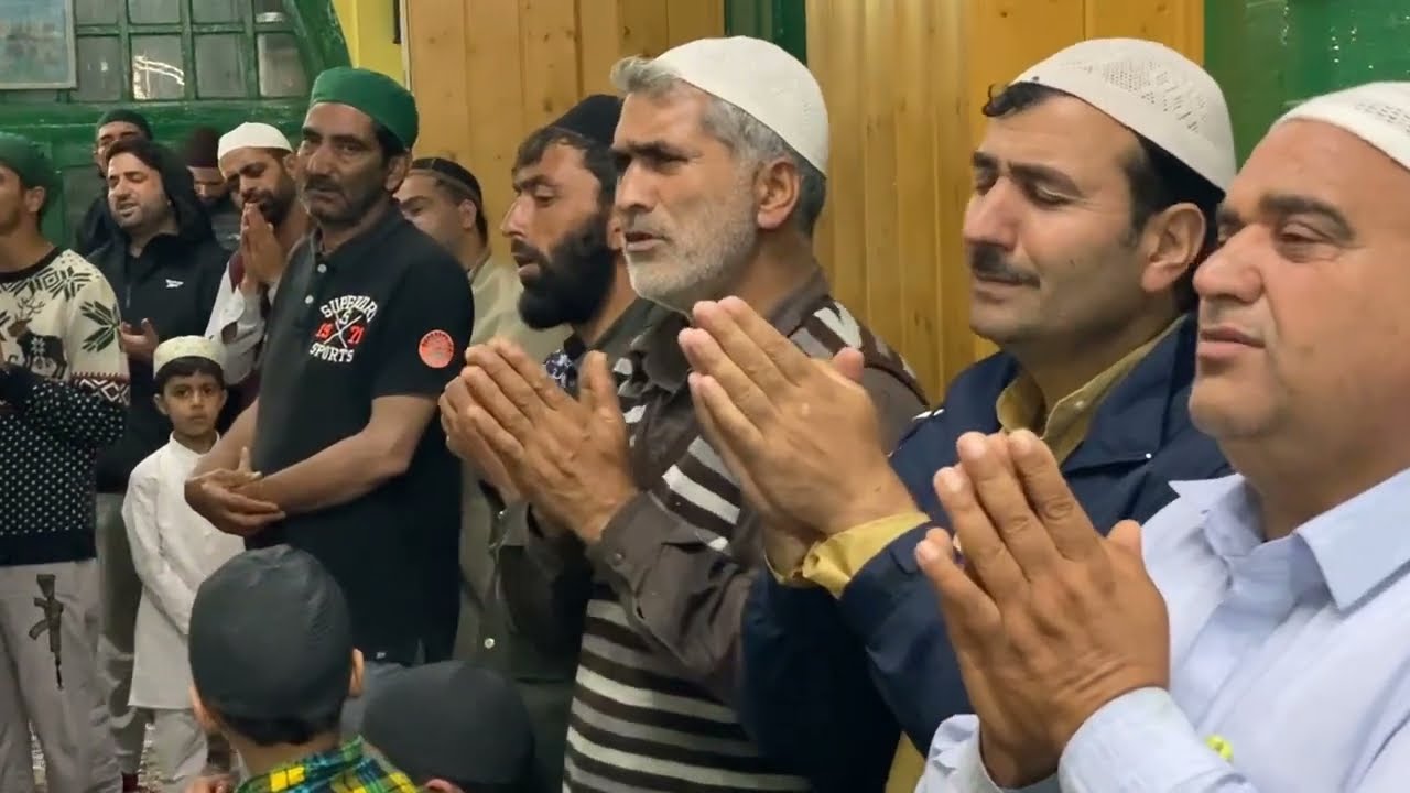 Ya Nabi Salam Alayka-Ya Rasool Salam Alayka-salwat prayers being offered at Dargah Asrariya Kishtwar
